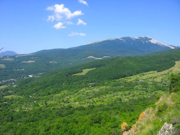 Alushta Crimea Ucrania Junio 2006 Hermosa Vista Las Montañas Árboles —  Fotos de Stock