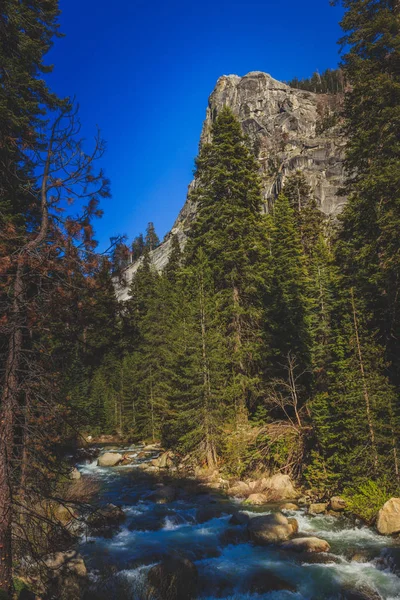 Tranquil Marble Fork Kaweah River and Mountain — Stock Photo, Image