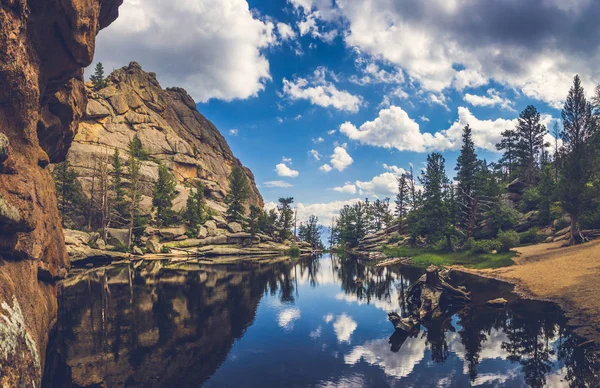 Réflexions sur le lac Gem — Photo