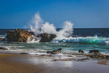 Dalgalar çökmesini Laguna Beach üzerinde