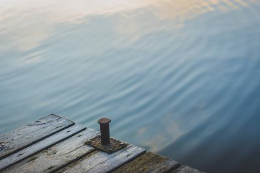 İskele ve su Ripples 