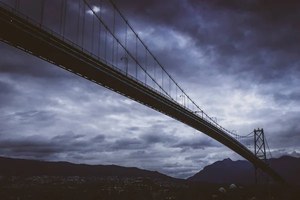 Lions Gate Bridge från Stanley Park — Stockfoto