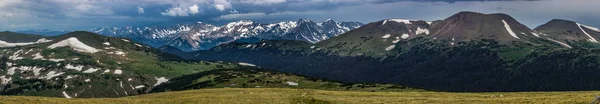 Trail Ridge, jamais Montagnes d'été, et Specimen Mountain Panorama — Photo