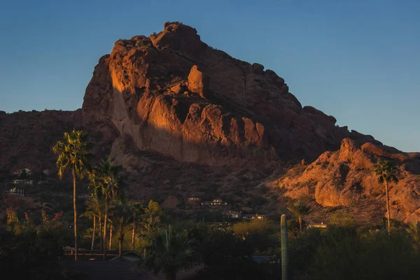 Camelback Mountain napkeltekor — Stock Fotó