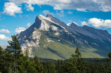 Majestic Mount Rundle