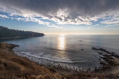 Bluff Cove üzerindeki dramatik bulut manzarası