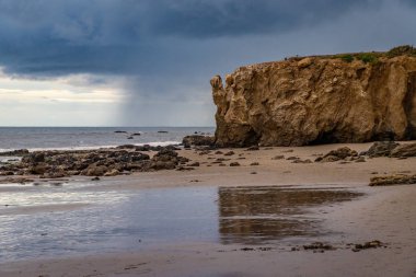 Gün batımında El Matador Kayalıkları