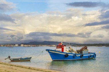 Midye su ürünleri sandal