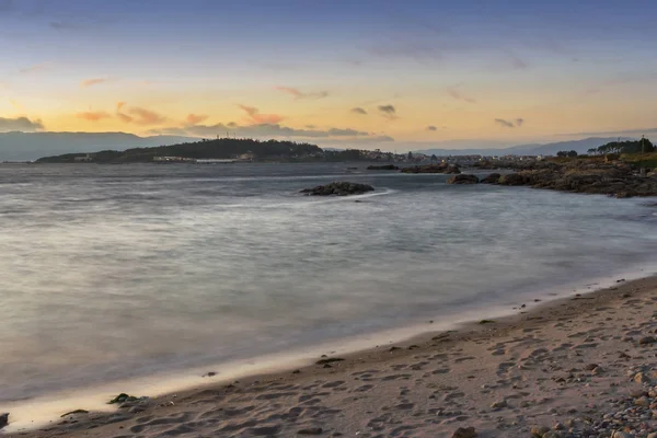 Alacakaranlıkta Arousa Adası — Stok fotoğraf