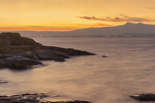 Atardecer de oro en el estuario de Arousa — Foto de Stock