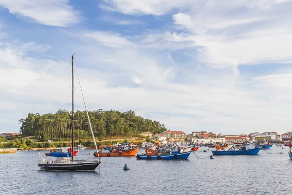 Navi ancorate nel porto peschereccio di Xufre — Foto Stock