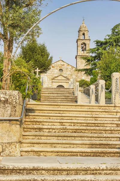 Escalera a la iglesia de San Pedro de Vilalonga — Foto de Stock
