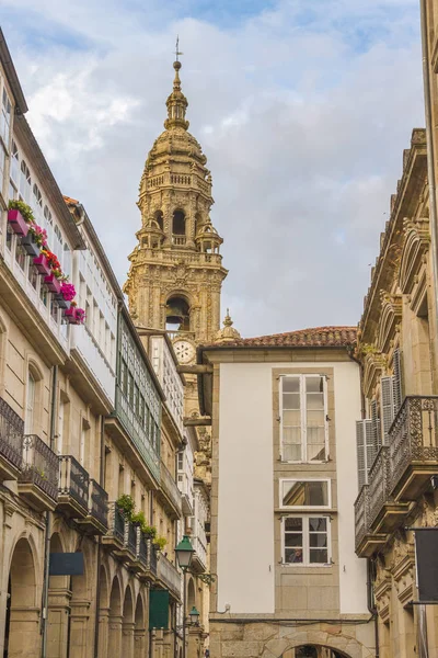 Santiago de Compostela sokakları Berenguela çan kulesi — Stok fotoğraf