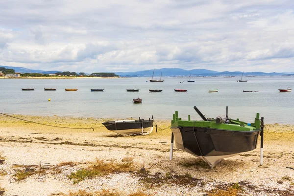 Vao plajda Dorna tekneler — Stok fotoğraf