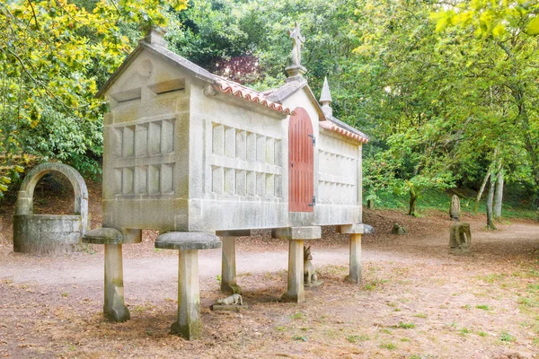 Horreo traditionele graanschuur in Galicië — Stockfoto