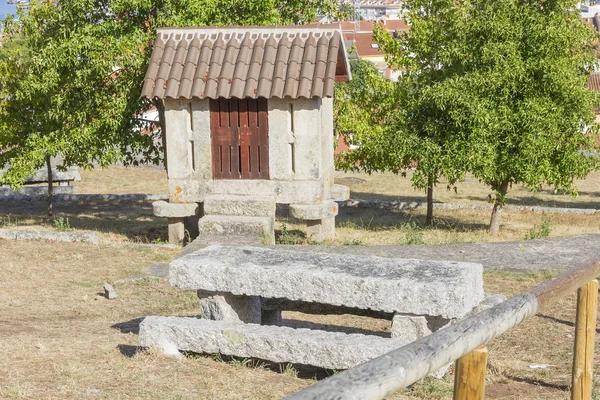 Kleine horreo, traditionele graanschuur — Stockfoto