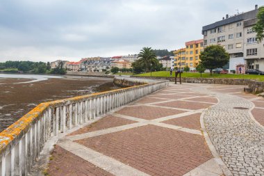 O tapınak boardwalk ve sahil