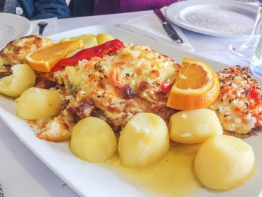 Patates ile pişmiş cod