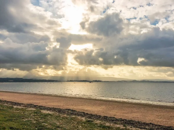 Sunbeams in the storm — Φωτογραφία Αρχείου