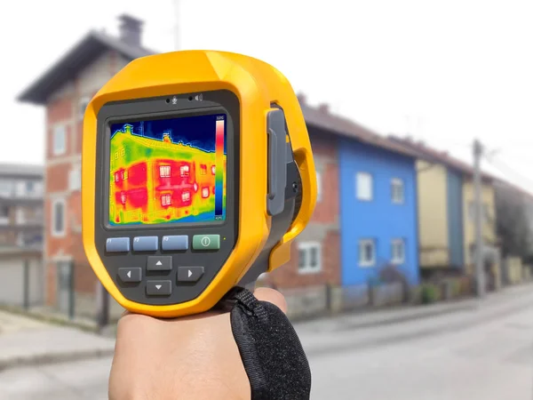 Recording Heat Loss at the House with or without facade With Inf — Stock Photo, Image