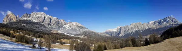 Vista panorâmica das montanhas Dolomitas em torno de Cortina d Ampezzo I — Fotografia de Stock