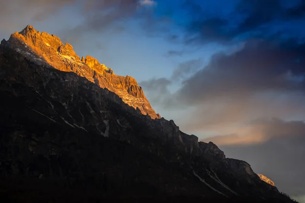 Coucher de soleil dans les Dolomites autour de Cortina D Ampezzo — Photo