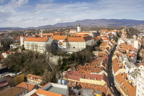 Панорамний вид з верхнім містом Загреба — стокове фото