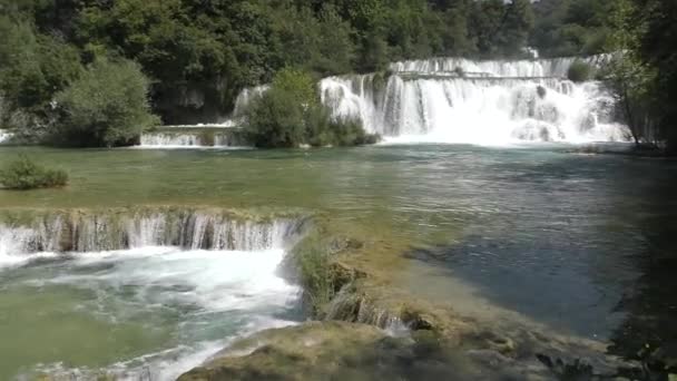 Национальный парк Водопады Крка в Далмации Хорватия Европа — стоковое видео