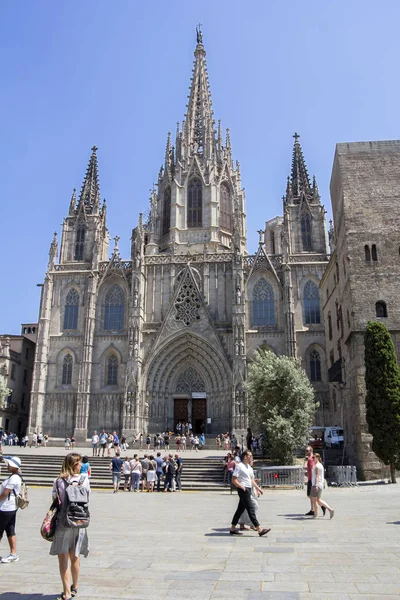 Catedral Santa Cruz y Santa Eulalia en Barcelona — Foto de Stock