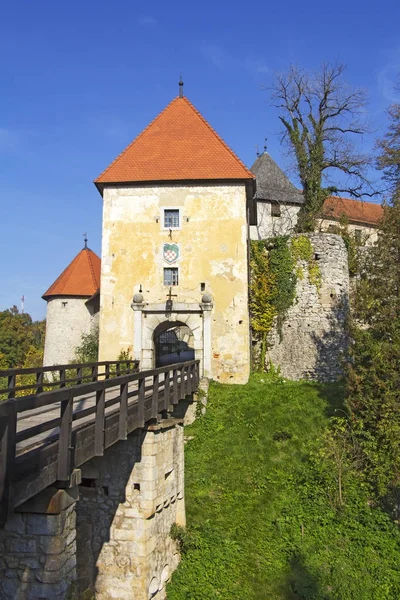 Castelo velho Ozalj na cidade de Ozalj Croácia — Fotografia de Stock