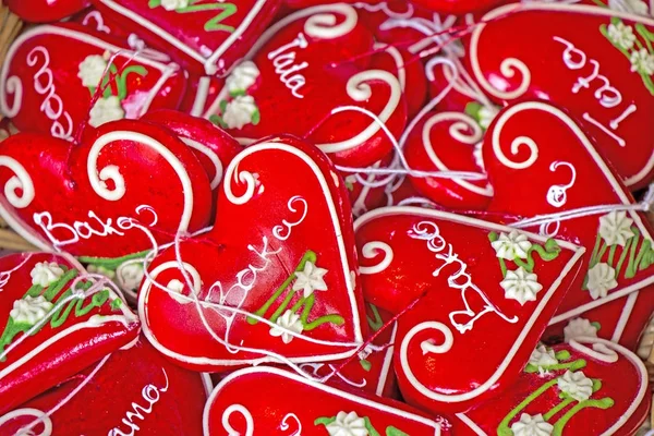 Licitares corazones, colores rojos pastel de masa dulce de miel que son p —  Fotos de Stock