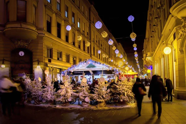 Vánoční světla jako součást Advent v srdci Záhřebu — Stock fotografie