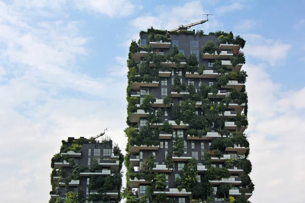 Residential buildings Bosco Verticale. Vertical Forest residenti — Stock Photo, Image