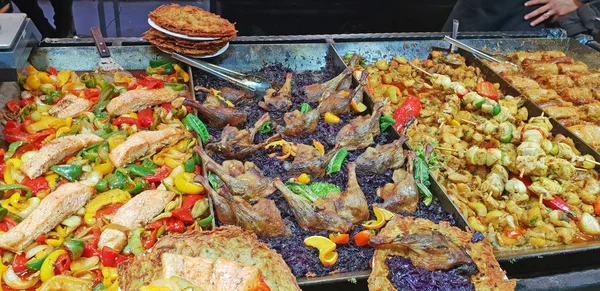 Sokak pazarında geleneksel Macar yemek festivali — Stok fotoğraf