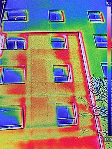 Thermal image Heat Loss at the Residential building — Stock Photo, Image