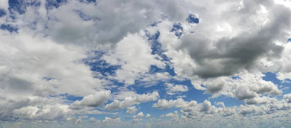 Fondo Cielo Azul Con Nubes Blancas Panorama —  Fotos de Stock