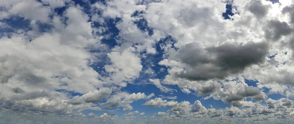Blå Himmel Bakgrund Med Vita Moln Panoram — Stockfoto