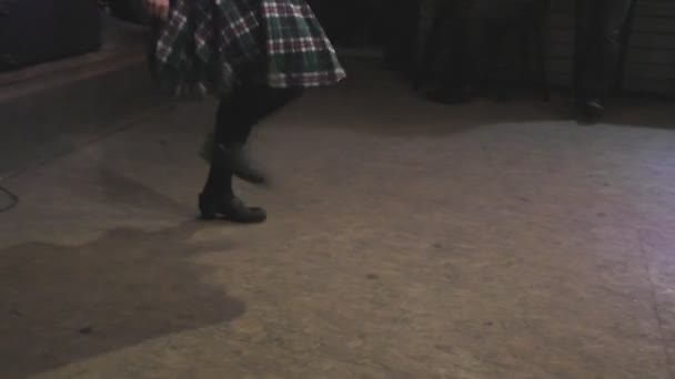 Irlandese danza folk solo esegue ragazza — Video Stock