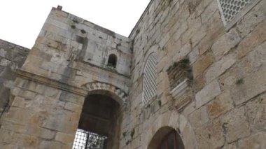 Öğe duvardaki antik kalıntıları