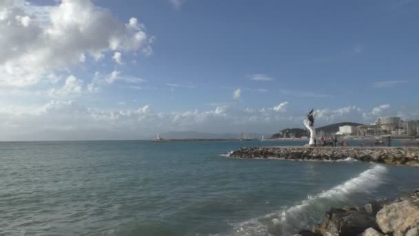 Výhled na moře z turistické město Kusadasi — Stock video