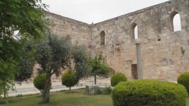 Türk eski bir saray avlusu