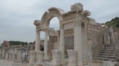 Antik kalıntılar ve tapınaklar Efes'te atalarımızın etnik mirası olarak