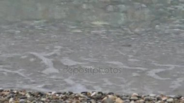 Temiz su ve deniz dalgaları sıçrar görünümü