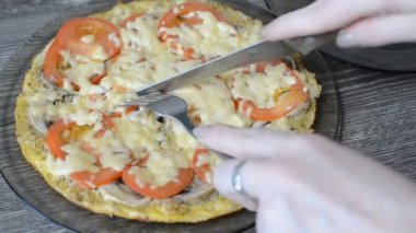 Malzemelerle yapılan işlem pizza pişirme