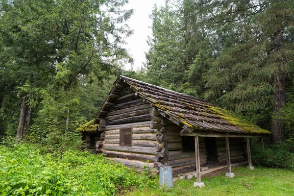 Cabina de madera vieja — Foto de Stock