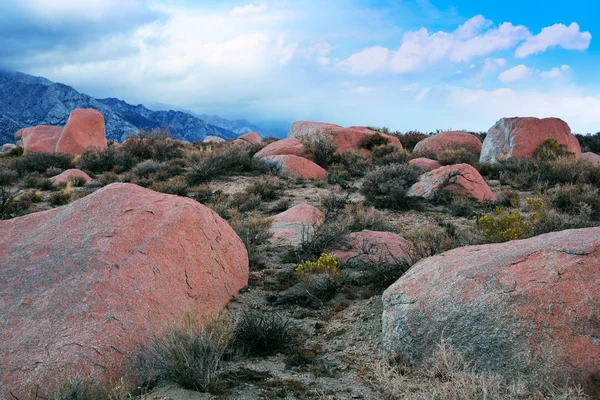 Sierra Nevada w Alabama Hills — Zdjęcie stockowe