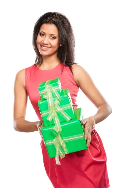 Mujer de raza muy mezclada con regalos de cajas. Cumpleaños — Foto de Stock