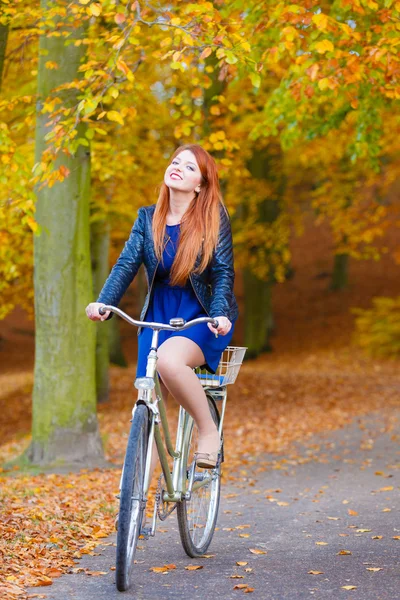 Young girl on the way to autumn. — Stok fotoğraf