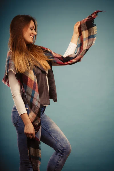 Hermosa modelo posando en el estudio . — Foto de Stock