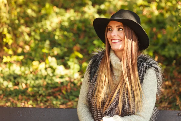 Portrait of beauty woman in hat — Stock Photo, Image